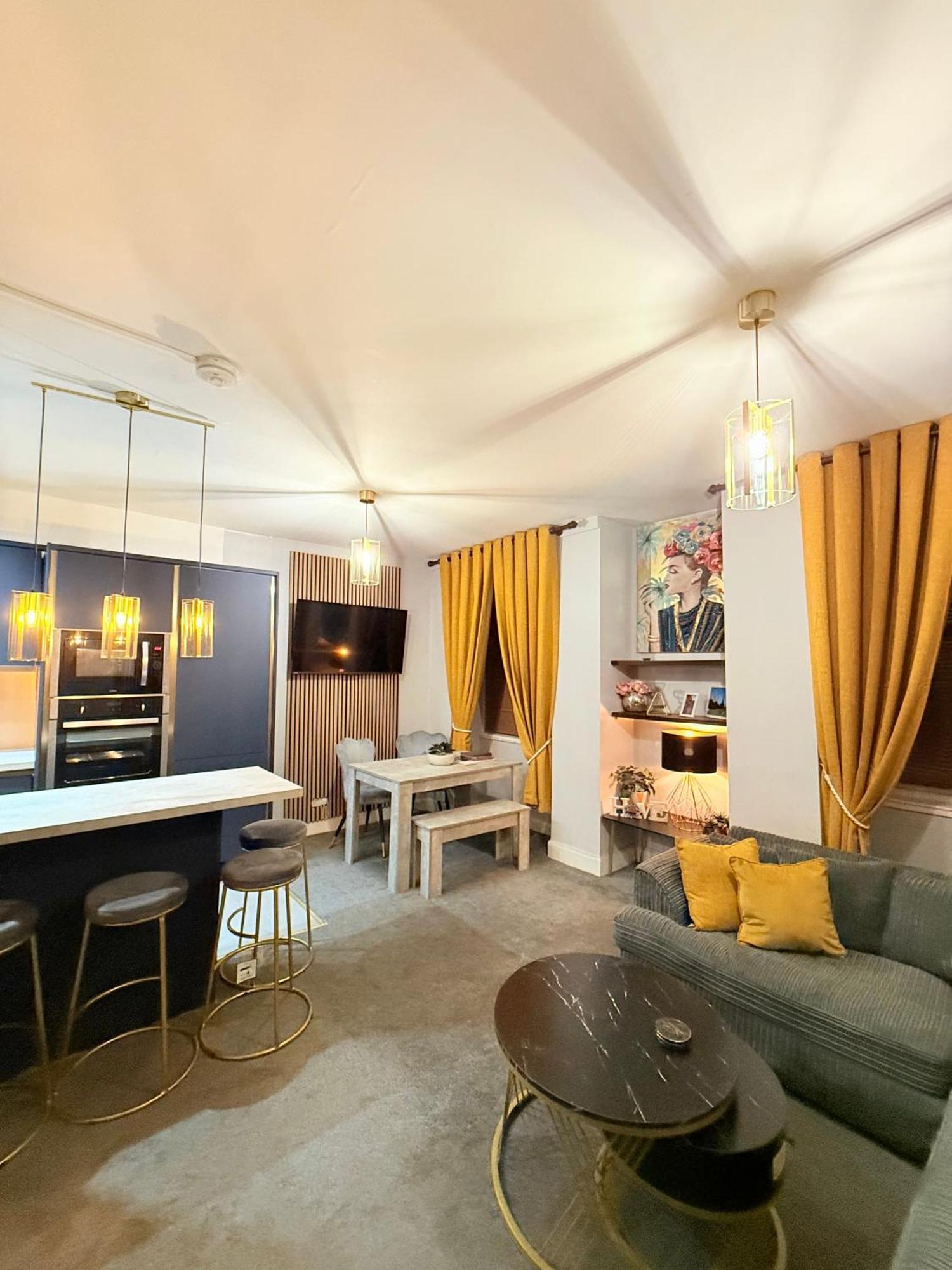 Two Bedroom Apartment-Central Edinburgh-Old Town-Licensed Exteriör bild